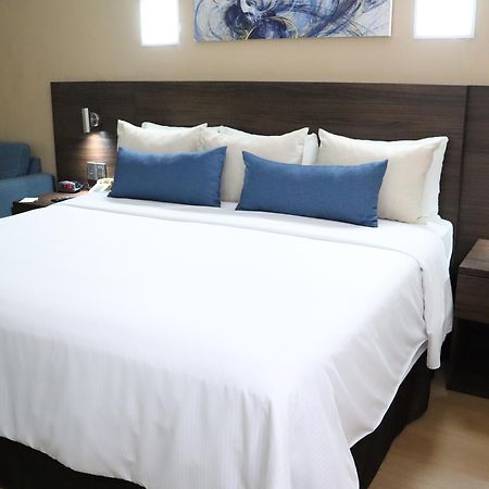 Rio Vista Inn Business High Class Тампико Екстериор снимка