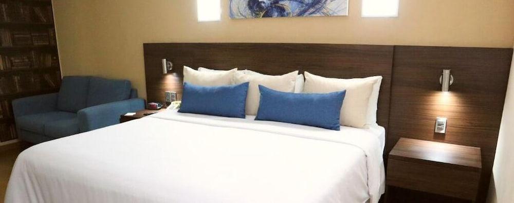 Rio Vista Inn Business High Class Тампико Екстериор снимка