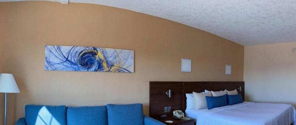 Rio Vista Inn Business High Class Тампико Екстериор снимка