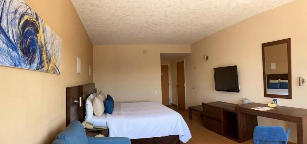 Rio Vista Inn Business High Class Тампико Екстериор снимка