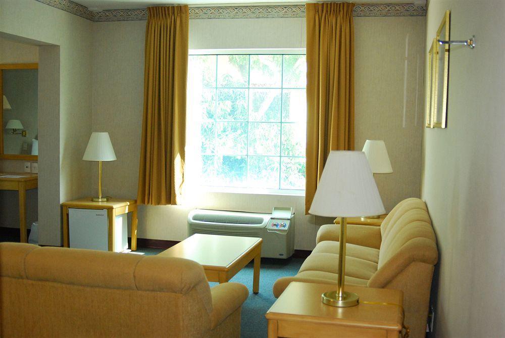 Rio Vista Inn Business High Class Тампико Екстериор снимка